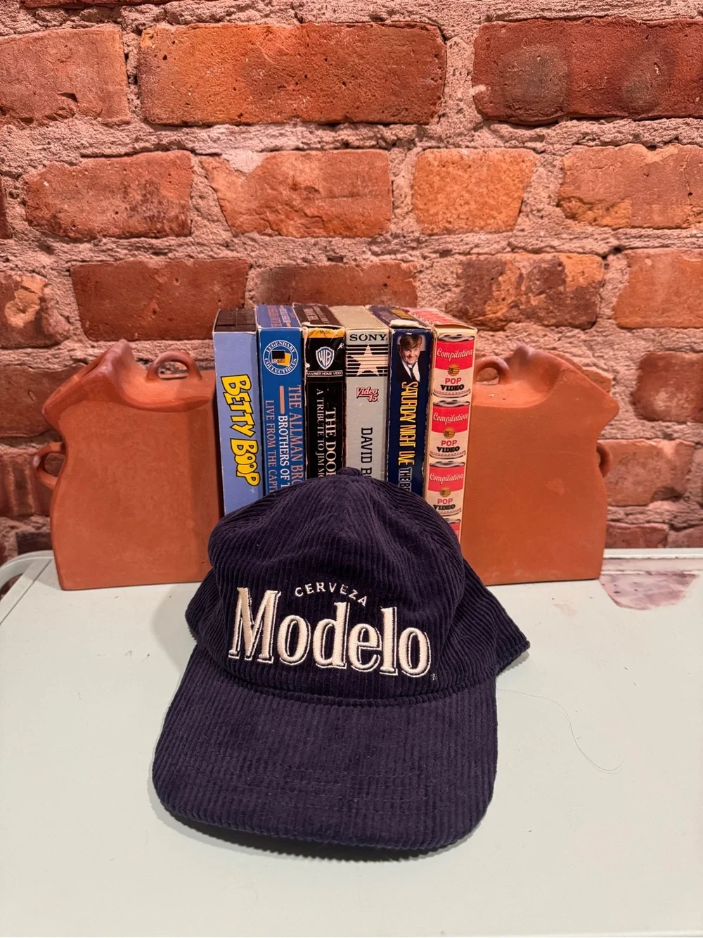 URBAN OUTFITTERS MODELO CORDUROY HAT